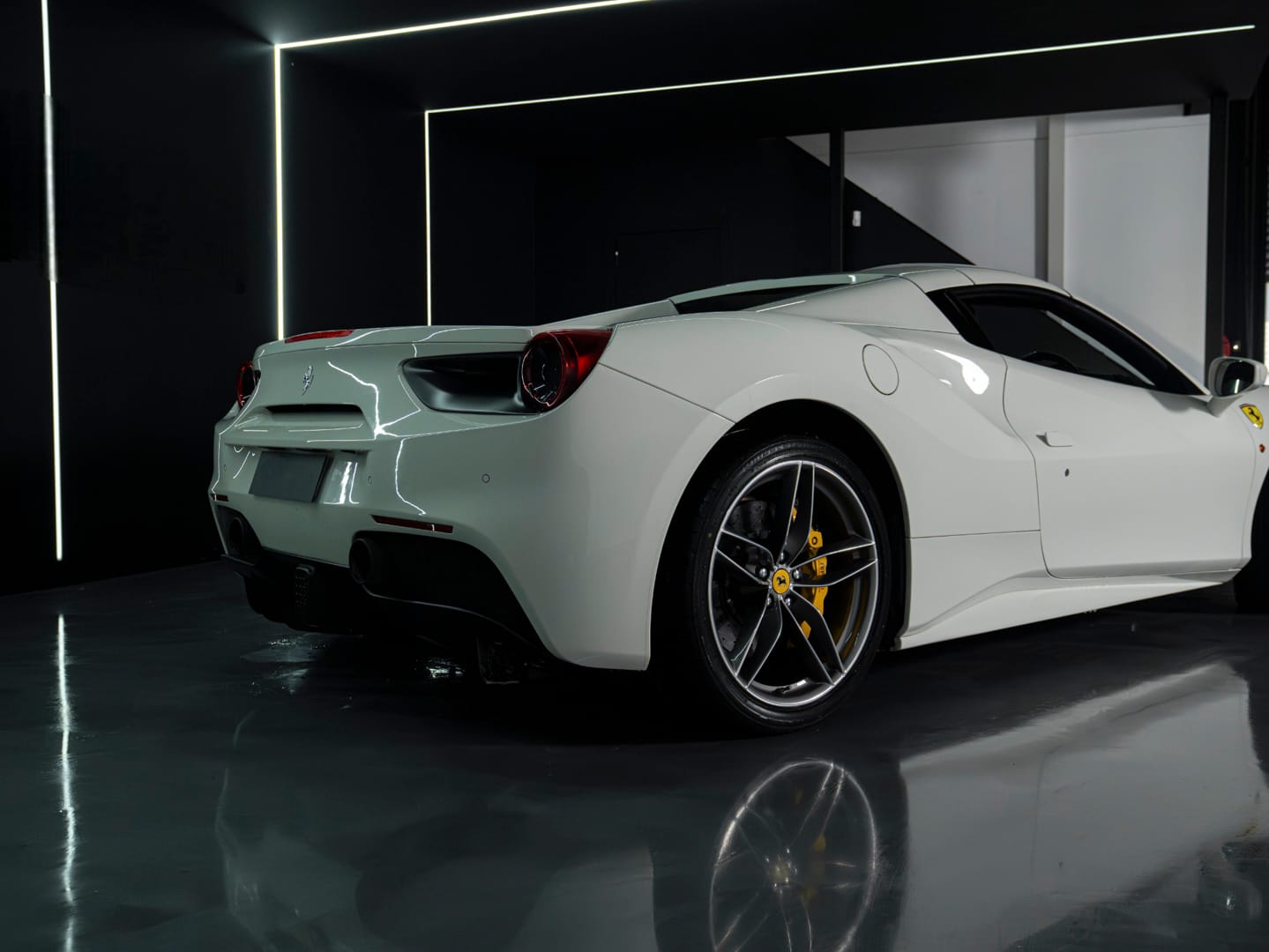 Ferrari 488 17