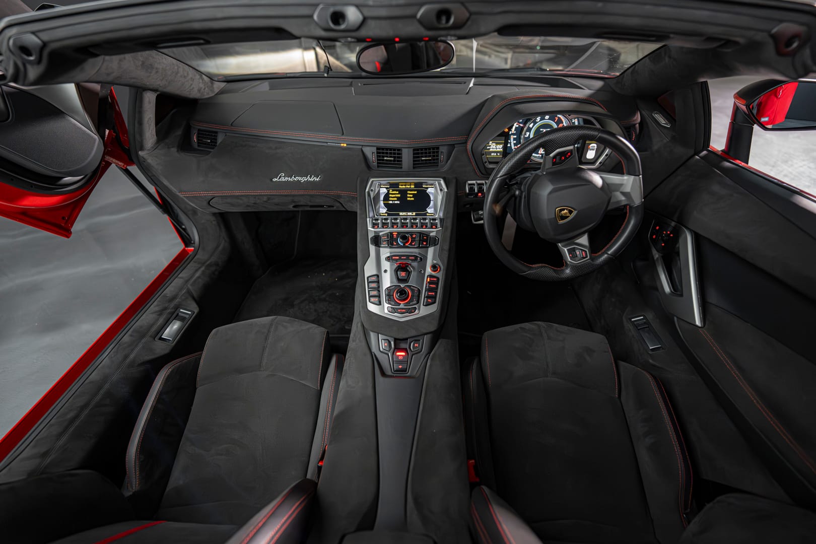 Lamborghini Aventador Pirelli Edition 6