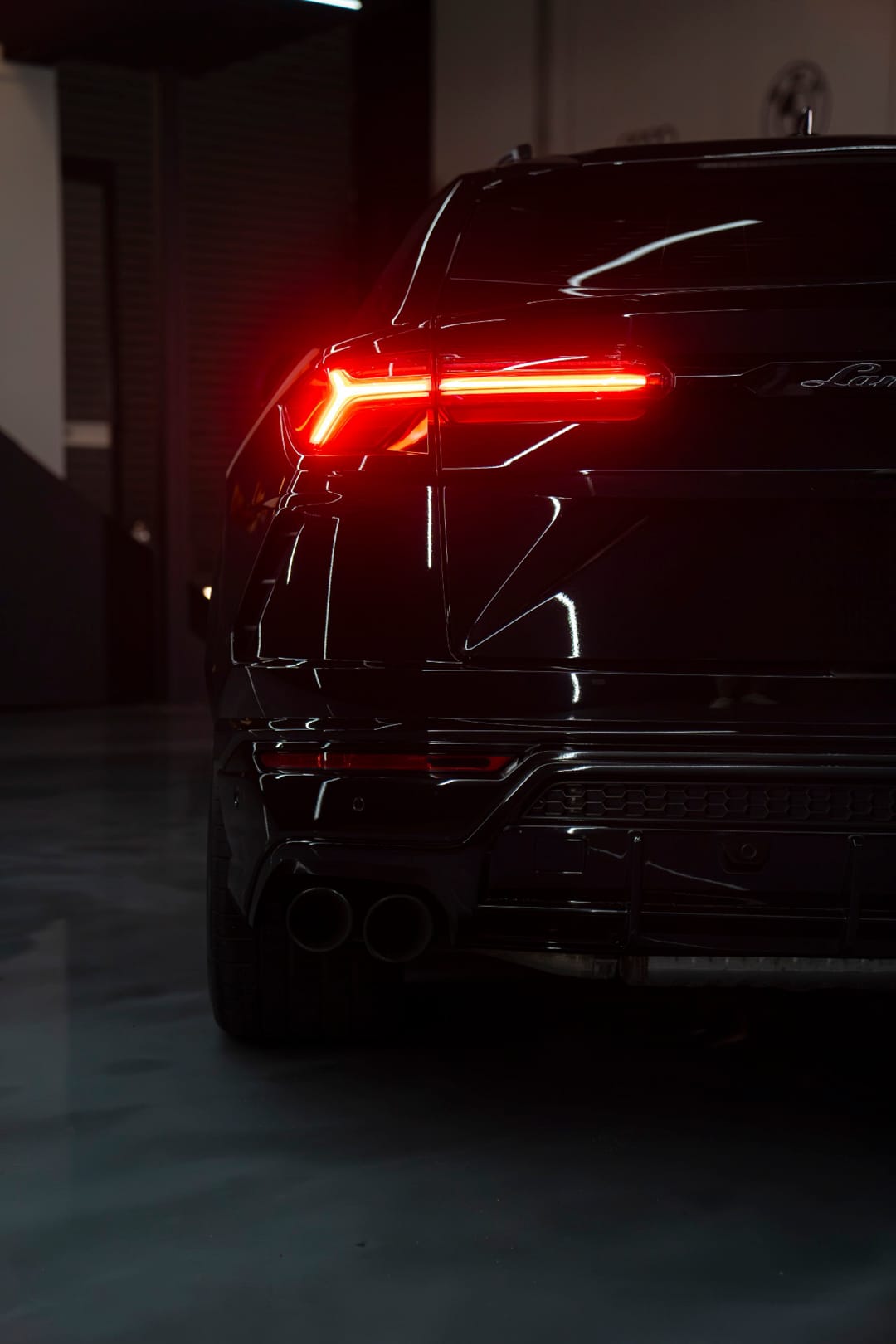 lamborghini urus black 5