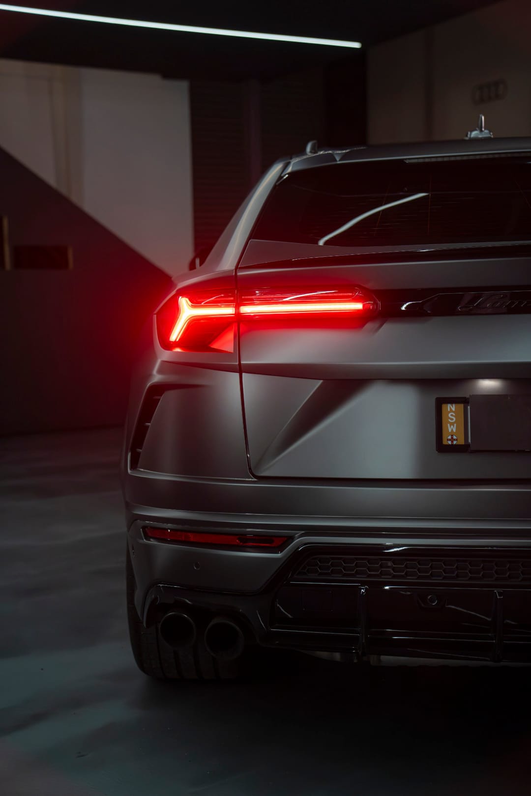 lamborghini urus grey 4