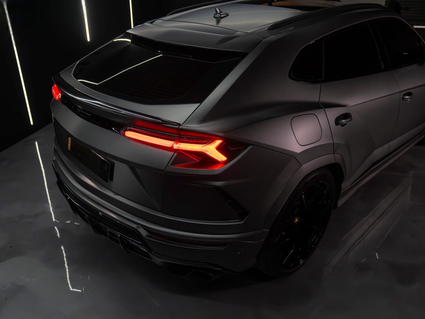 lamborghini urus grey 5