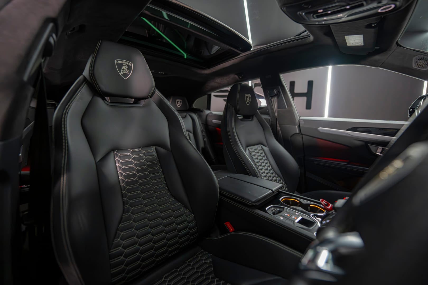 lamborghini urus grey 8